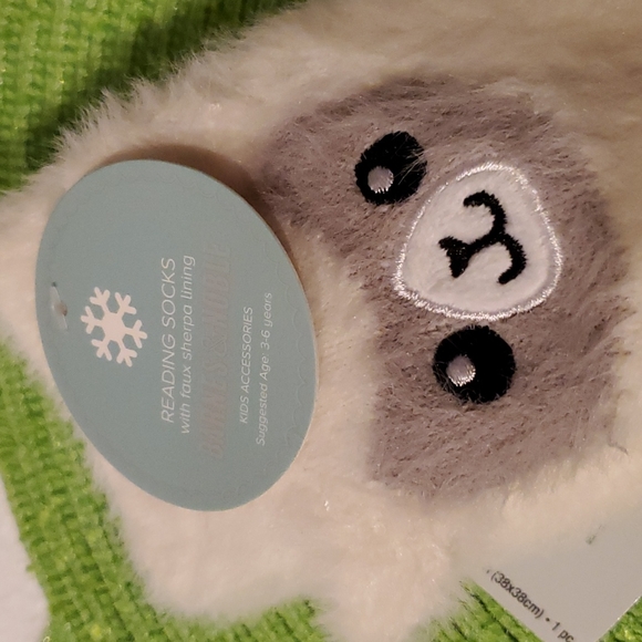 NWT LLAMA Hat, Mittens and Socks Set - Picture 4 of 5